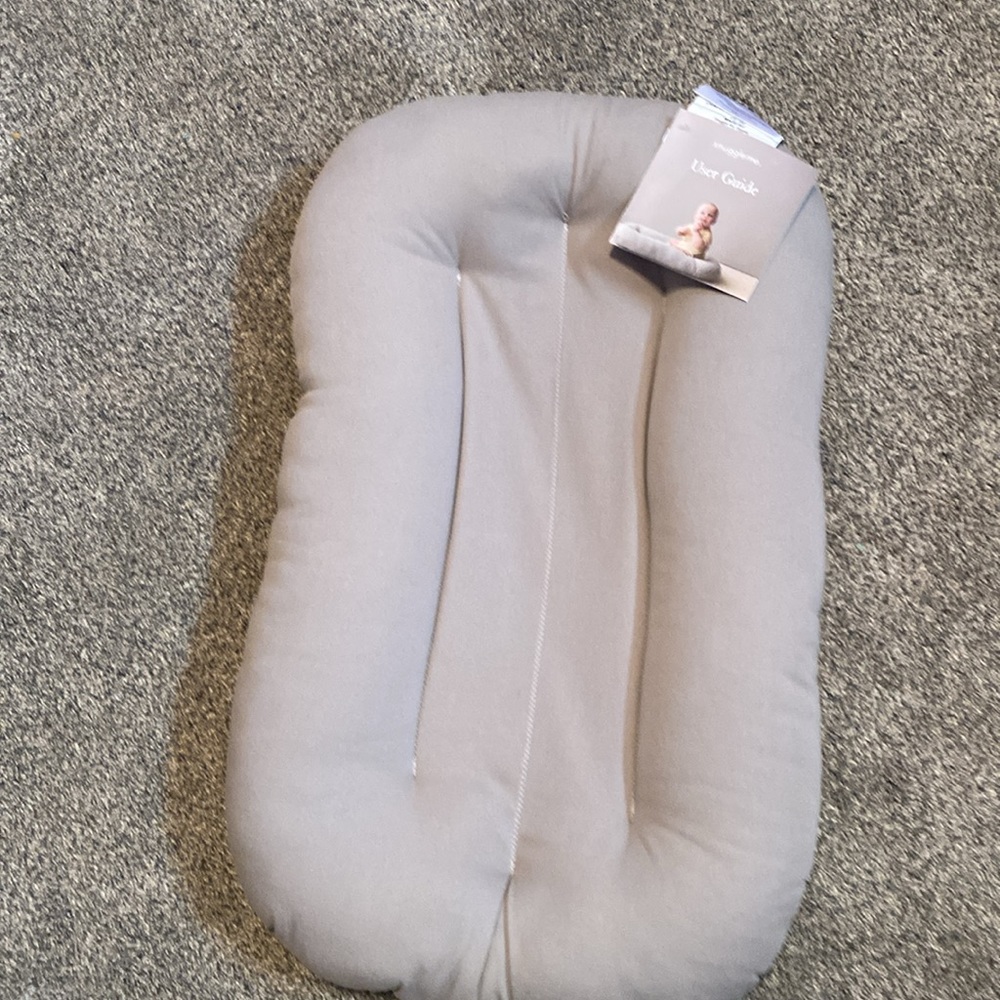 Snuggle Me Infant Lounger NWT